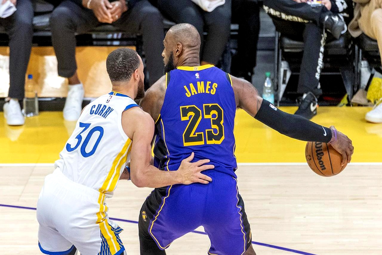 包含詹姆斯在快船比赛中晋级下一阶段，重返赛场引发热议！的词条乐鱼体育入口